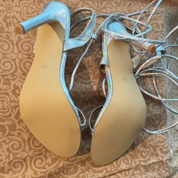 Brand new holographic heels - Picture 4 of 5